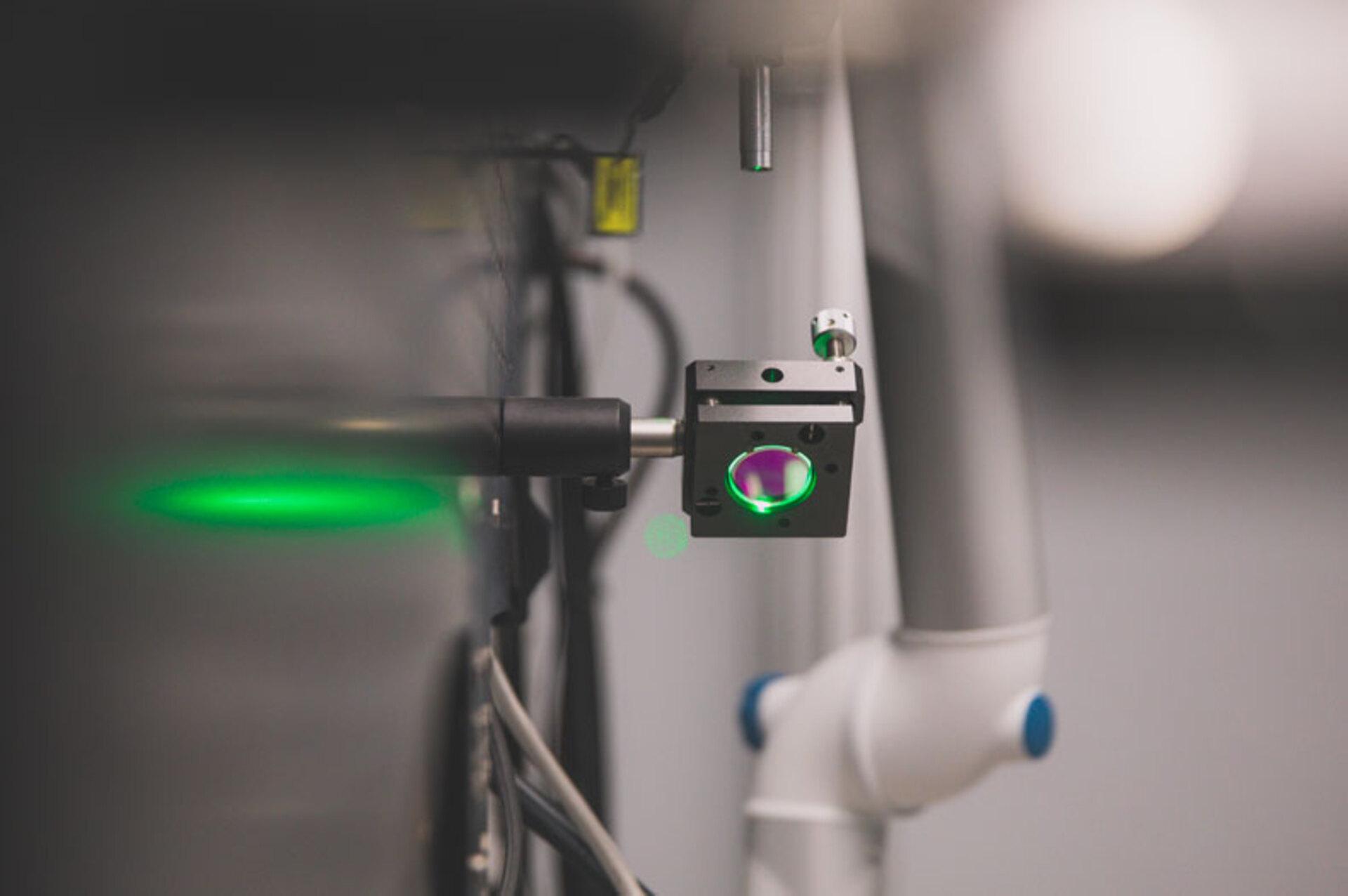 HEF-laser-photonique